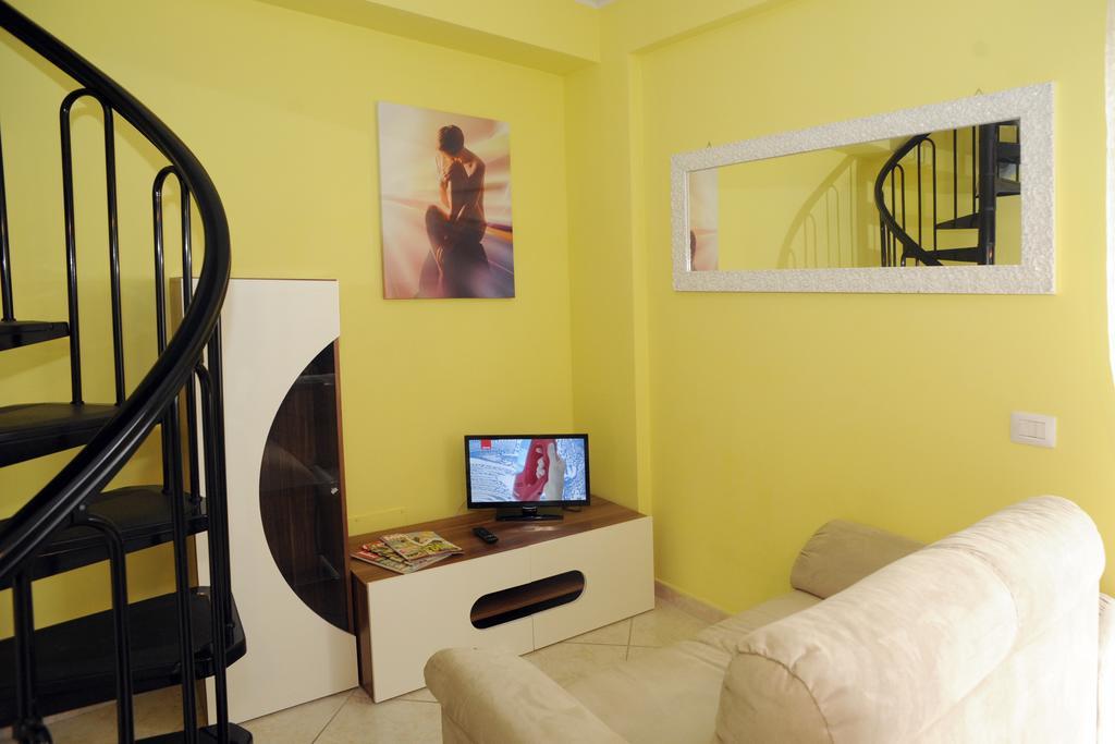 Casa Vacanza La Rondine Валмонтоне Екстериор снимка