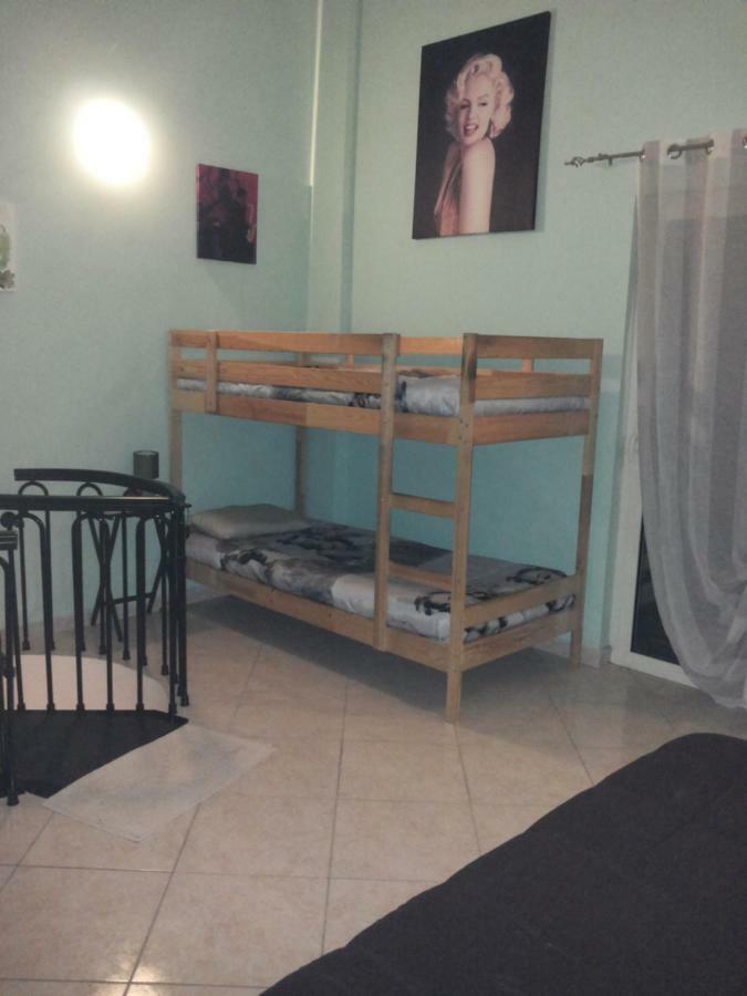 Casa Vacanza La Rondine Валмонтоне Екстериор снимка